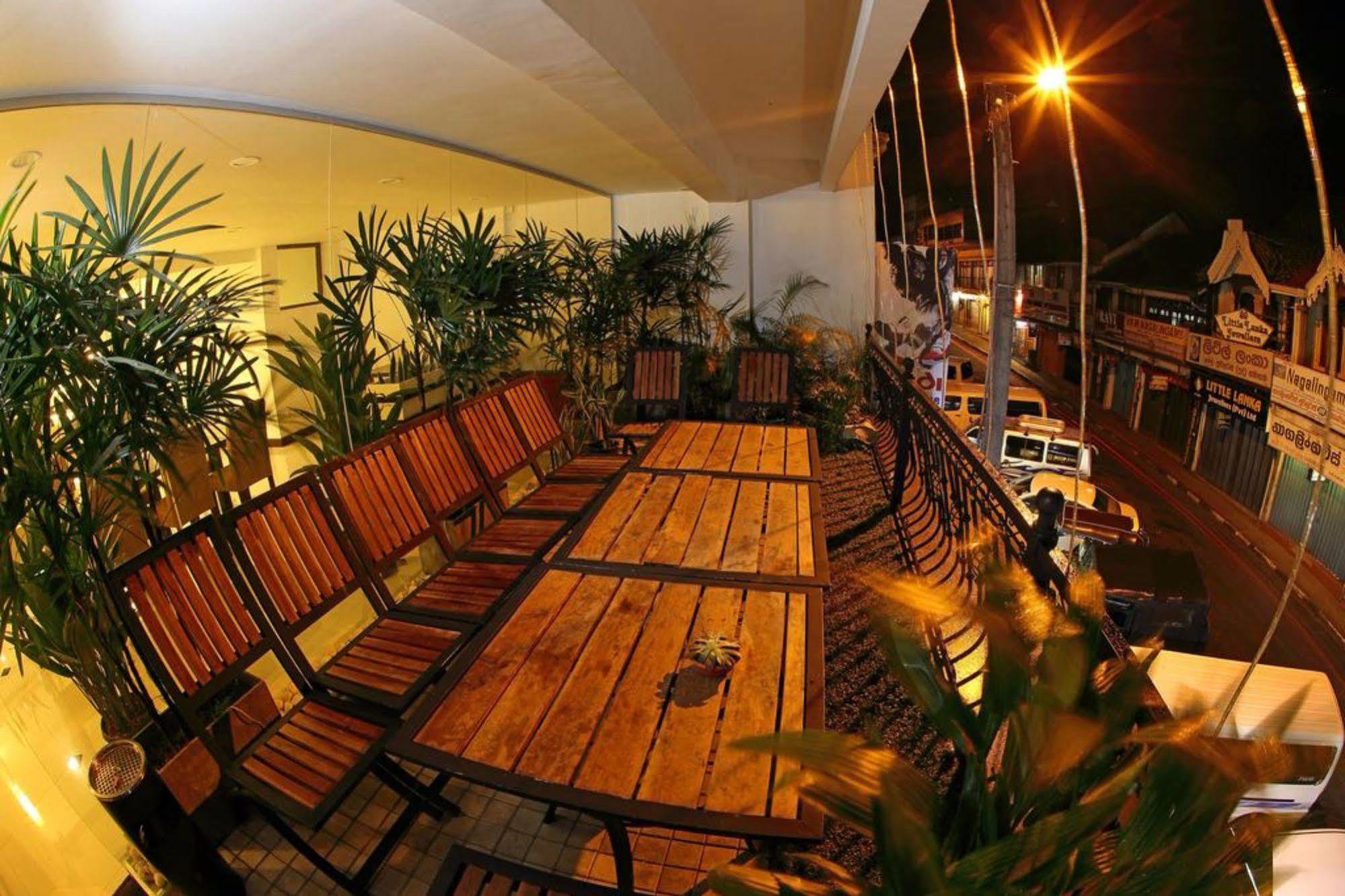 קנדי Cafe Aroma Inn מראה חיצוני תמונה